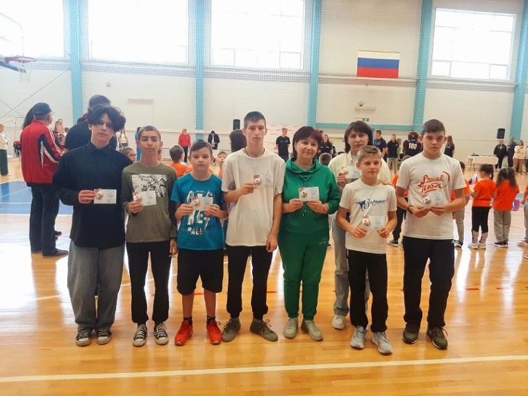 В субботу, 9 ноября, в Воронеже прошло спортивное мероприятие под названием «Улётная зарядка с Воронежским авиационным заводом», которое собрало многочисленные группы жителей и любителей активного образа жизни. Почетными гостями мероприятия стали министр. В субботу, 9 ноября, в Воронеже прошло спортивное мероприятие под названием «Улётная зарядка с Воронежским авиационным заводом», которое собрало многочисленные группы жителей и любителей активного образа жизни. Почетными гостями мероприятия стали министр.